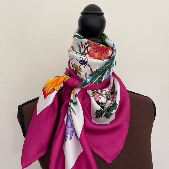 New Gucci Scarf Flora White Pink Border Multicolor Silk Wrap with Gucci Box - Picture 8 of 15